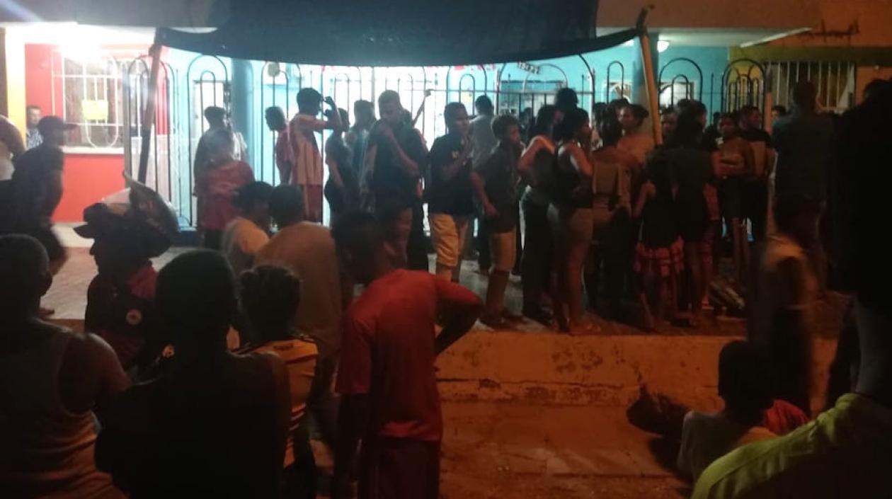 La menor se encontraba en la terraza de su casa cuando recibió el balazo.