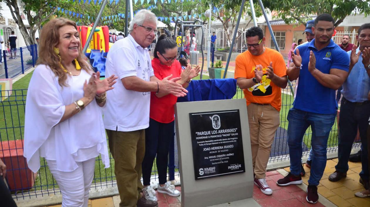 Alcalde de Soledad, Joao Herrera, y la primera gestora social del municipio, Alba Olaya