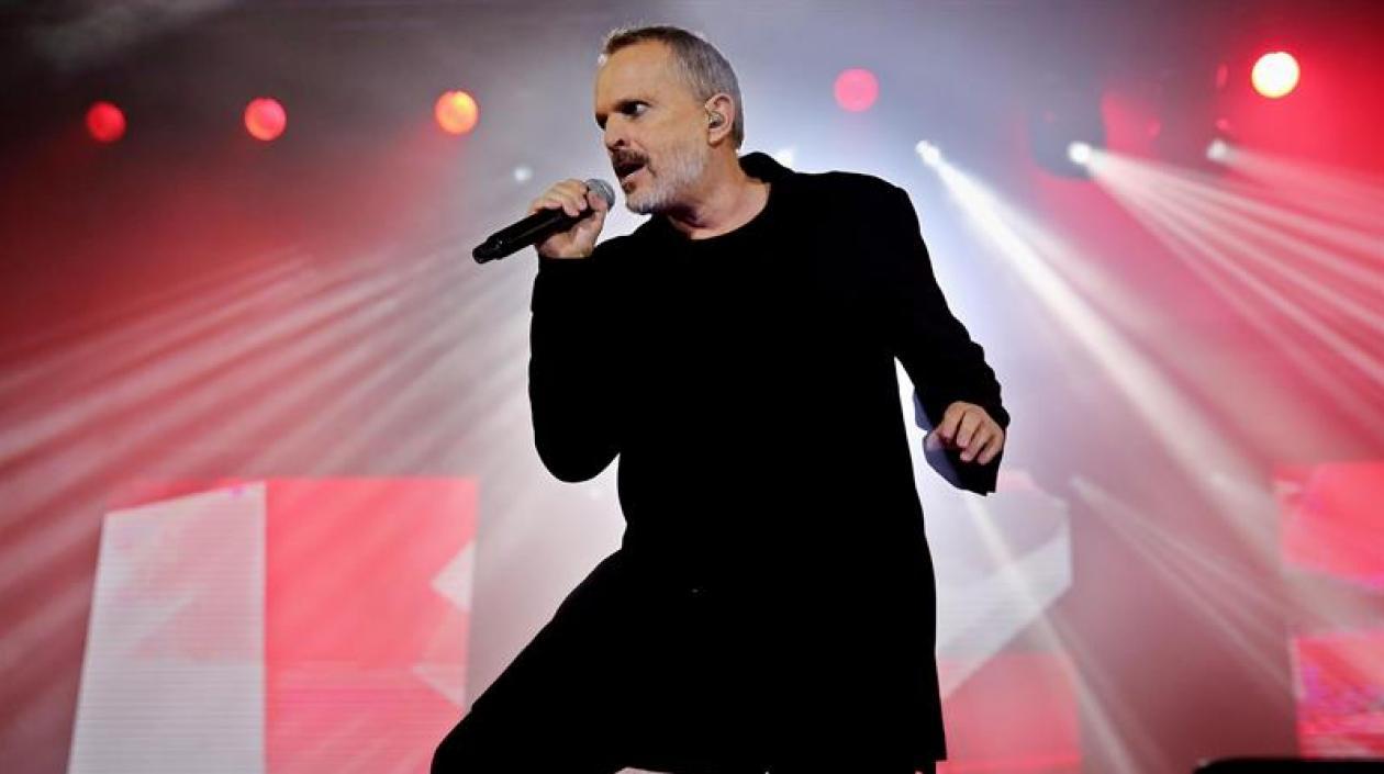 Miguel Bosé, cantante español.