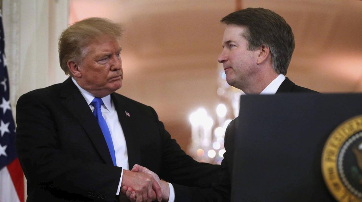 Donald Trump y el juez Brett Kavanaugh.