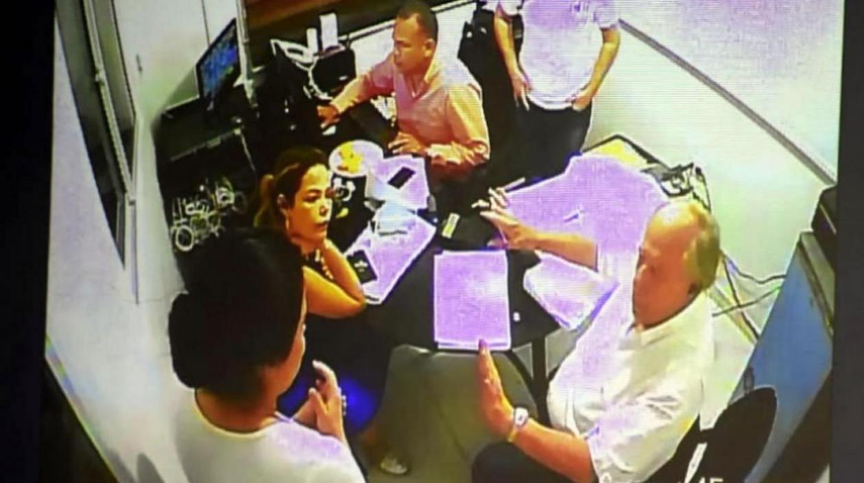 Julio Gerlein según una imagen captada por cámaras de seguridad en la sede política de Aida Merlano