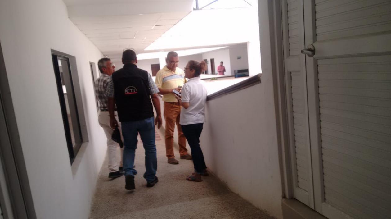El CTI adelanta una diligencia en la Alcaldía de Puerto Colombia.