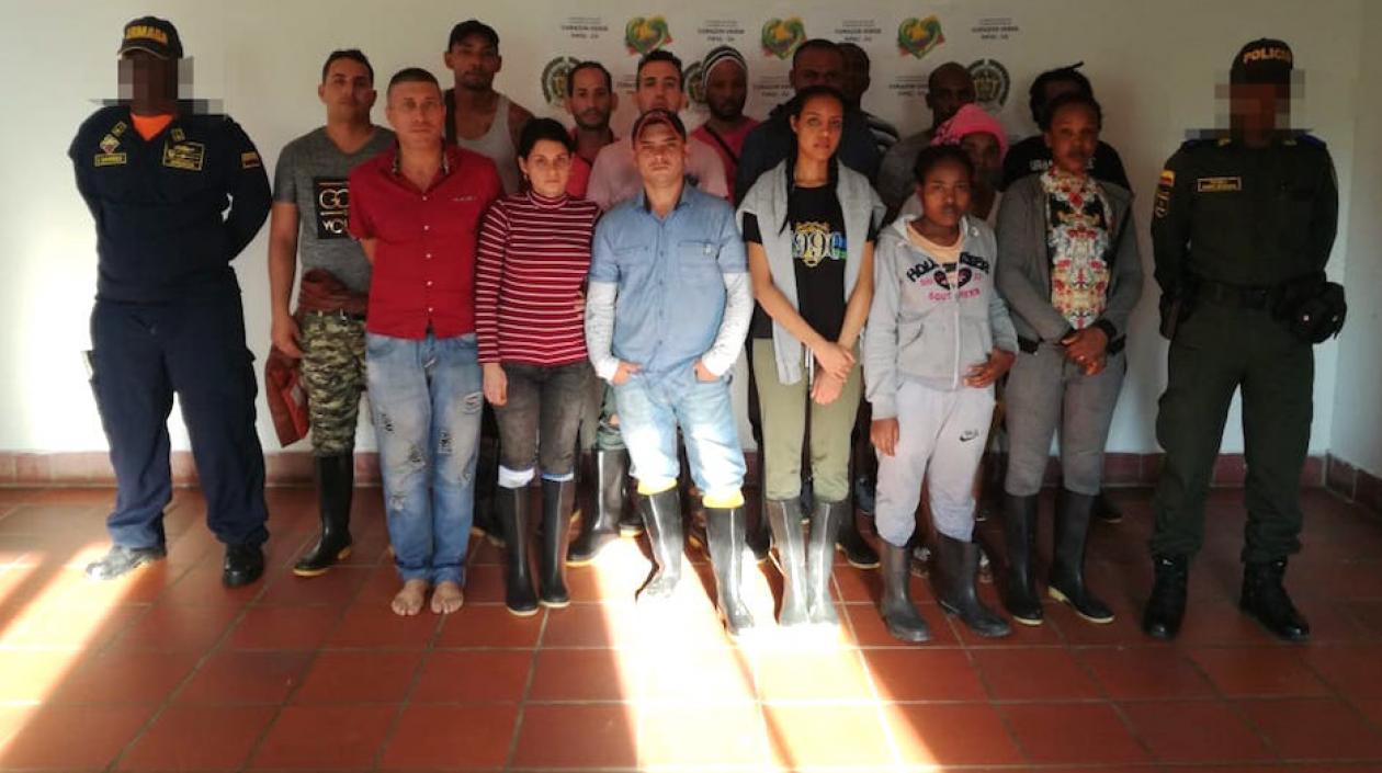 Los rescatados por guardacostas de la Armada Nacional.