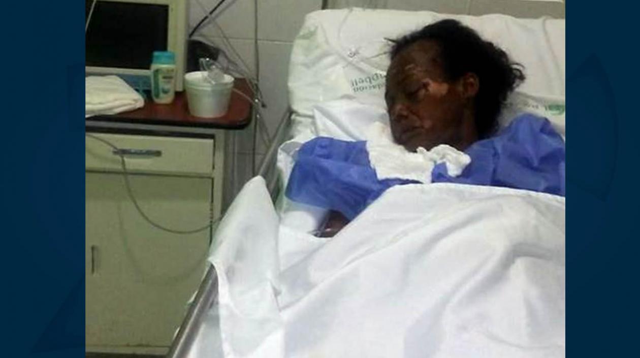 La mujer se encuentra internada en la Clínica Campbell.