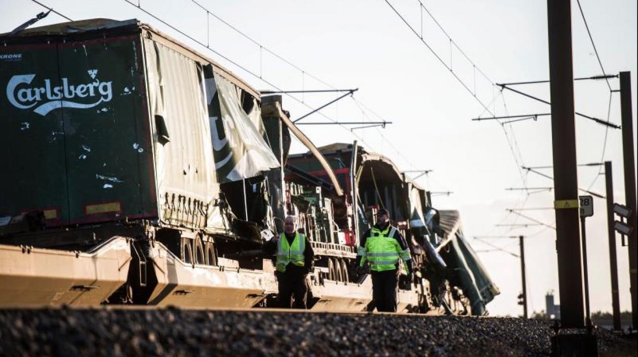 Tren accidentado en Dinamarca por tormenta.