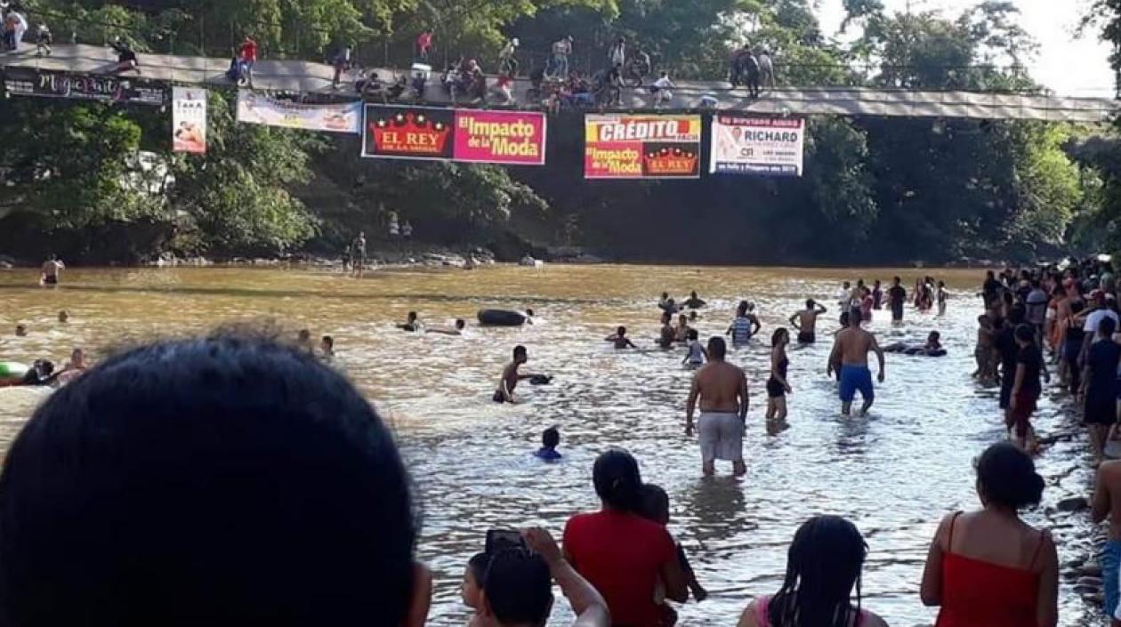 El puente colapsado.