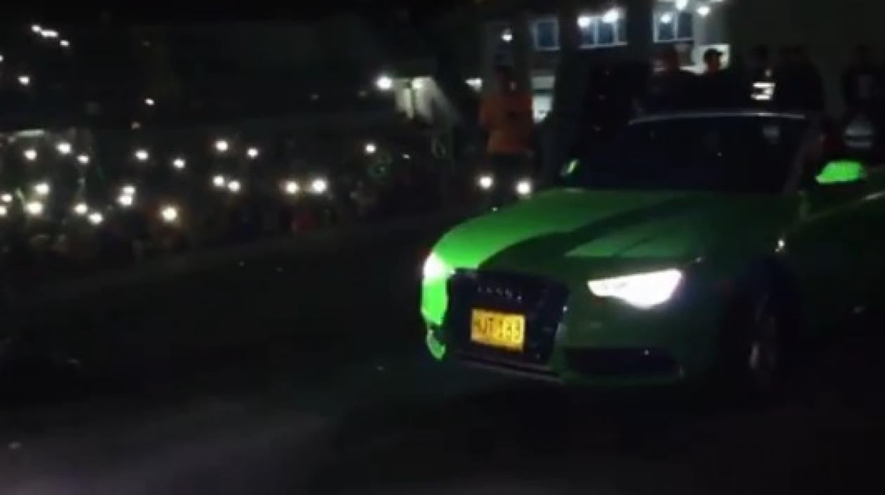 Llegada en carro de Diomedes de Jesús al Parque de la Leyenda Vallenata.