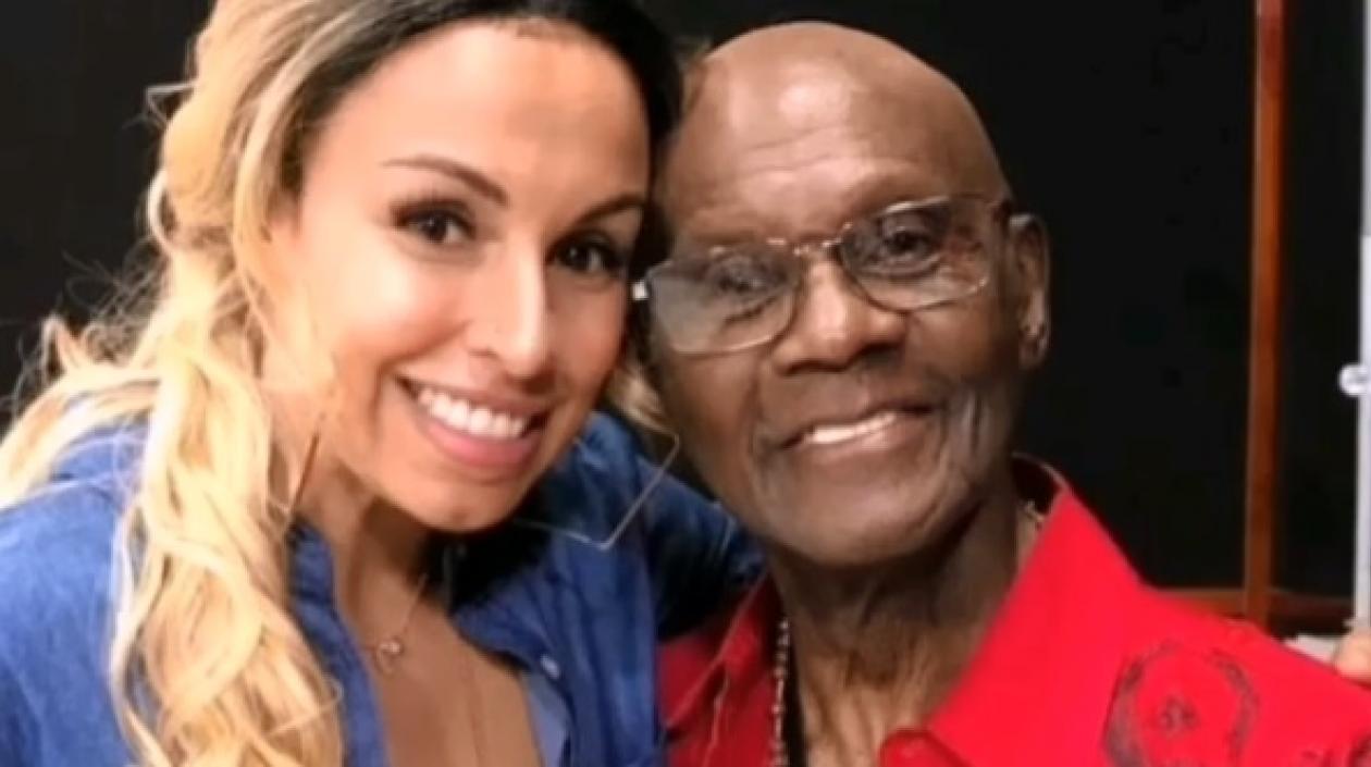 Los cantantes Maía y Cuco Valoy.