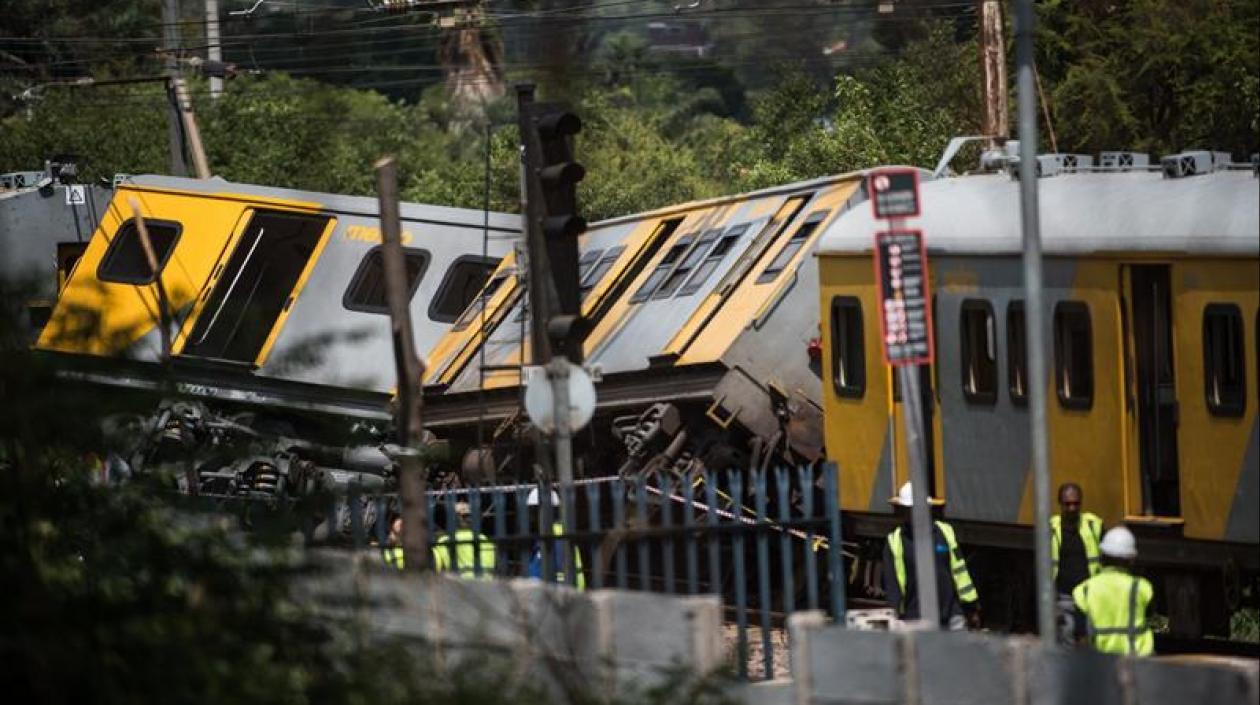 Así quedaron los trenes tras la colisión.