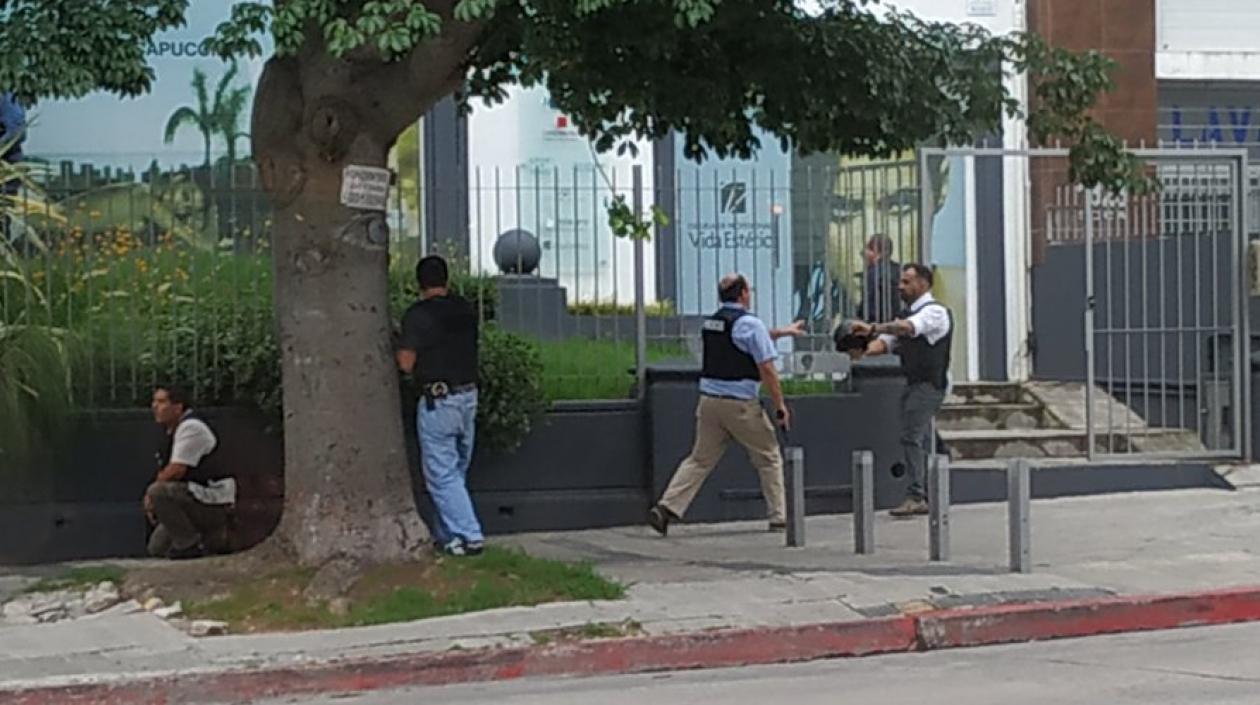 El hombre se entregó ante el asedio de las autoridades.