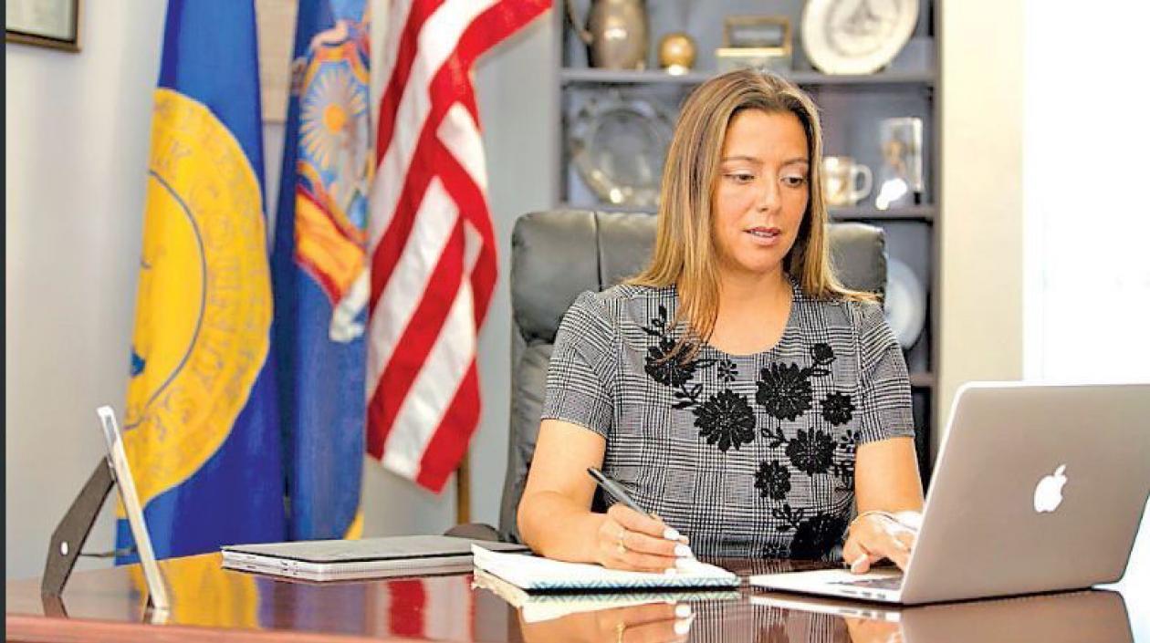 Mónica Martínez, la senadora de EE.UU. de origen salvadoreño.