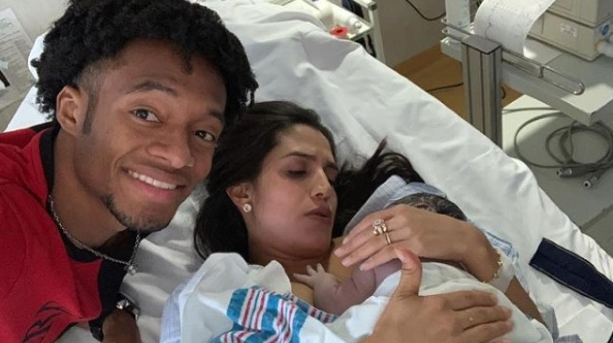 Juan Guillermo Cuadrado, su esposa Melissa y su hijo Lucas.