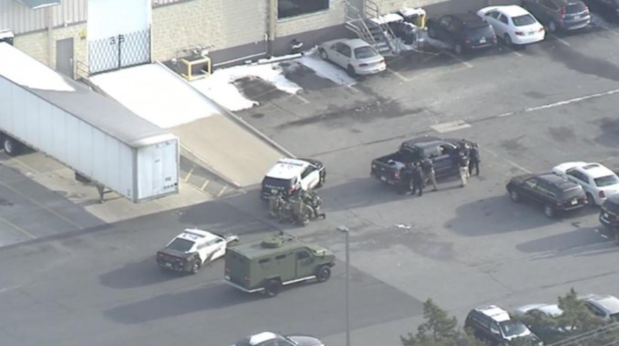 El suceso provocó el cierre de negocios, locales e incluso escuelas de alrededor.