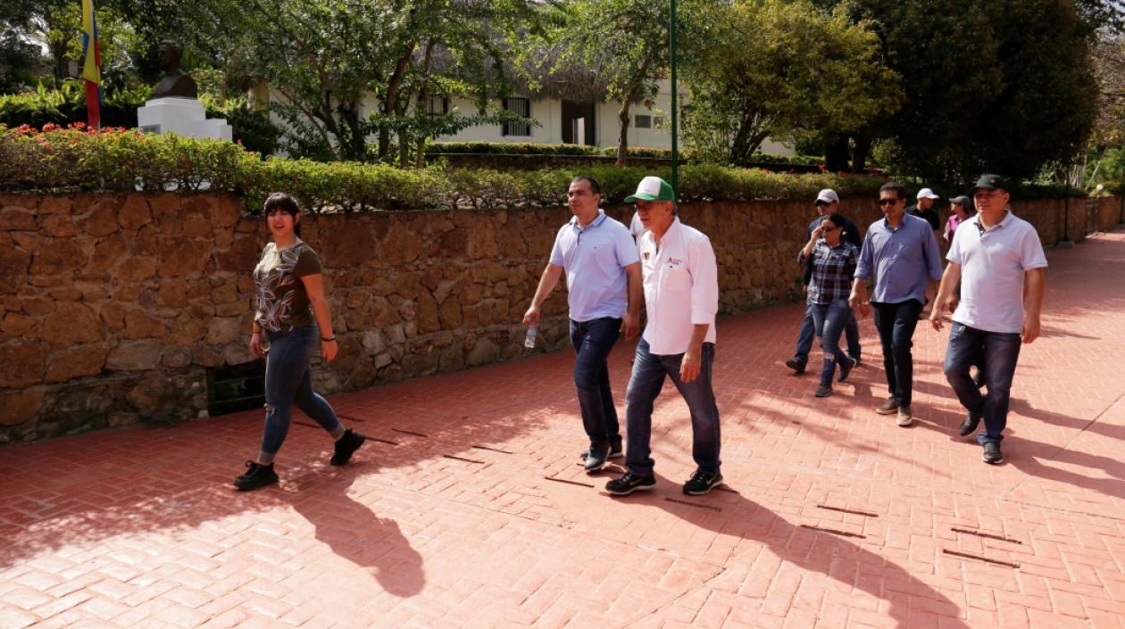 El alcalde de Usiacurí, Ronald Padilla, y el Gobernador Eduardo Verano.
