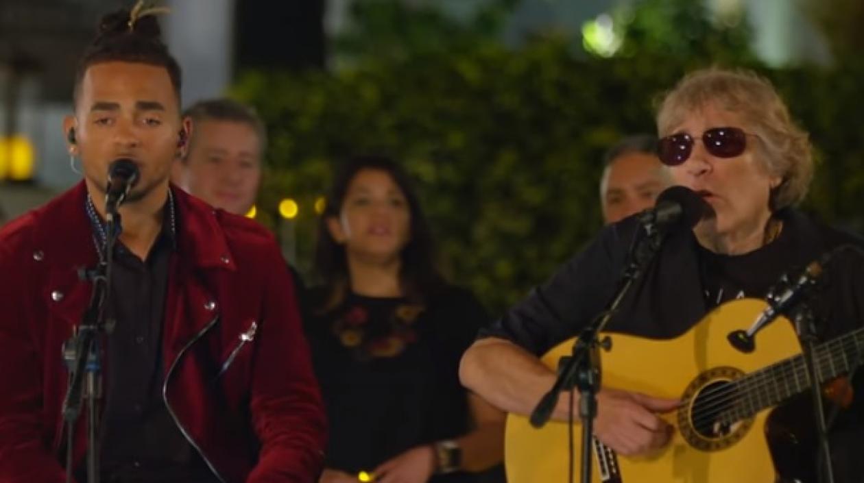 Los cantantes Ozuna y José Feliciano.