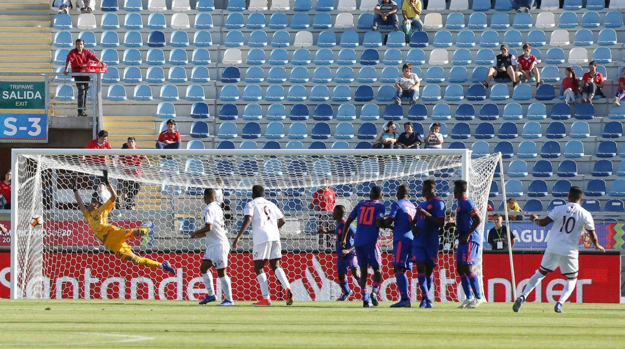 Samuel Sosa anotó de tiro libre para el triunfo de Colombia. 