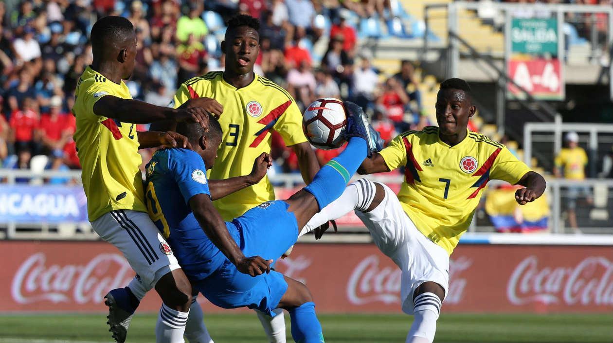 Acción del partido entre Colombia y Brasil. 
