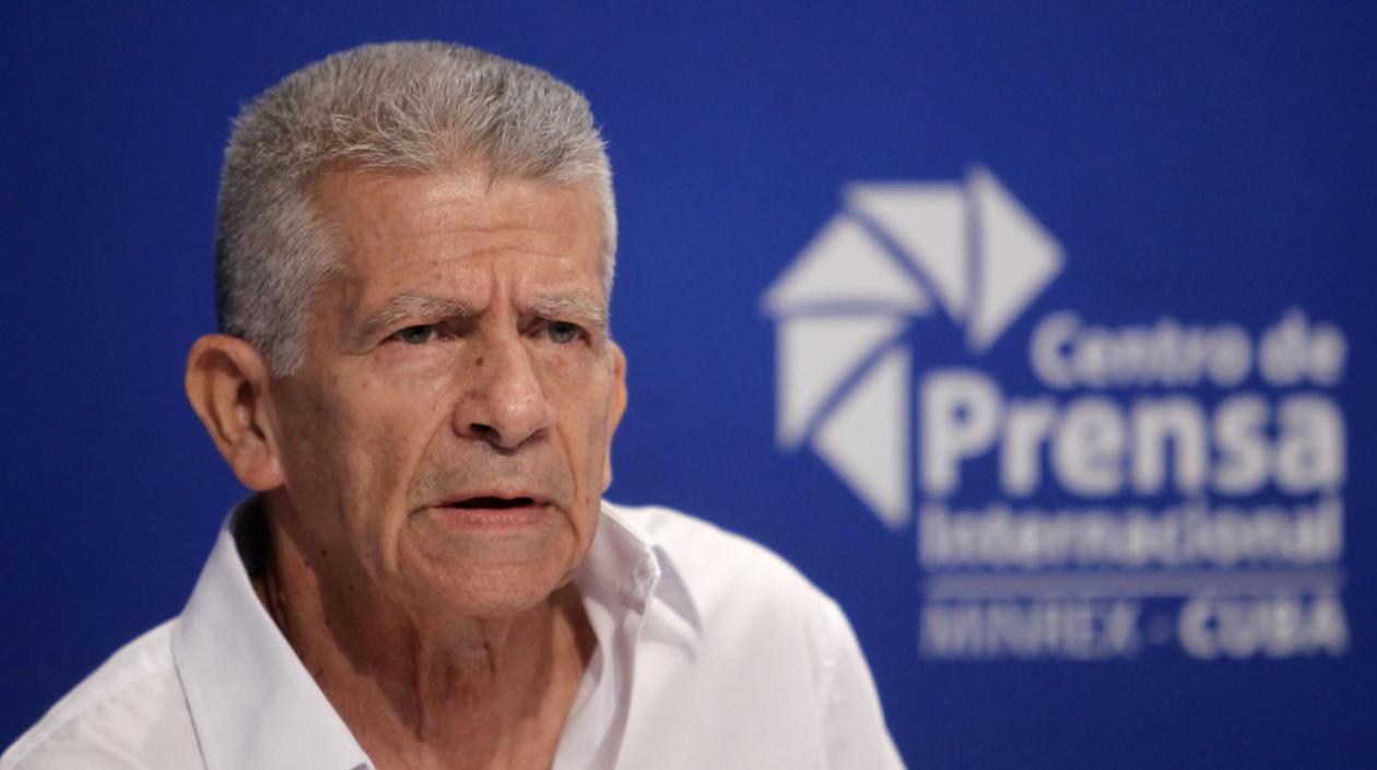 Víctor Orlando Cubides, conocido como "Aureliano Carbonell"