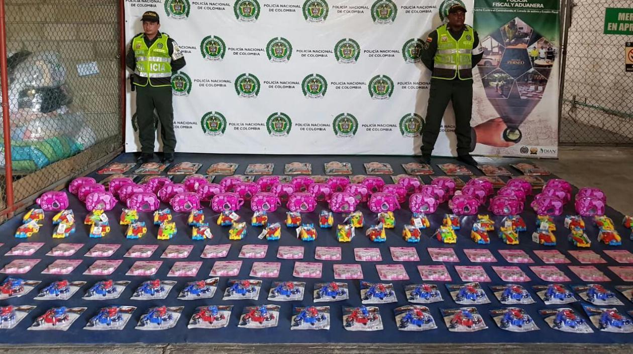 Mercancía ilegal decomisada.