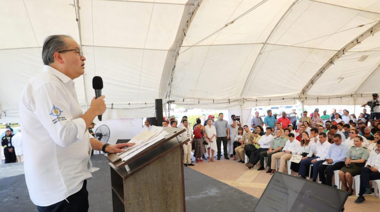 Fernando Carrillo, Procurador.