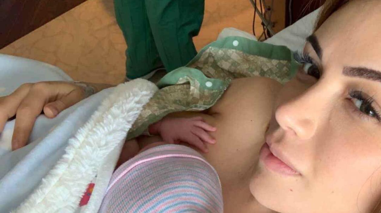 Sara Uribe con el pequeño Jacobo.