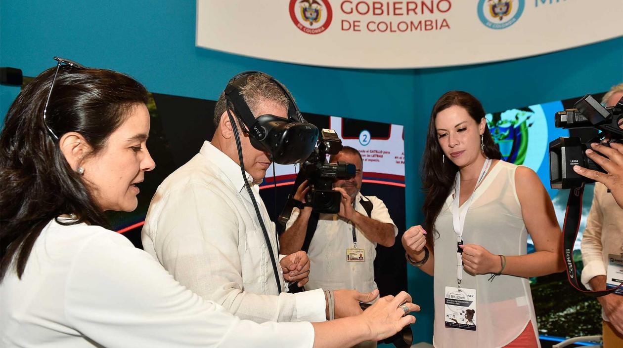 La Ministra de las TIC, Silvia Constaín, y el Presidente Iván Duque.