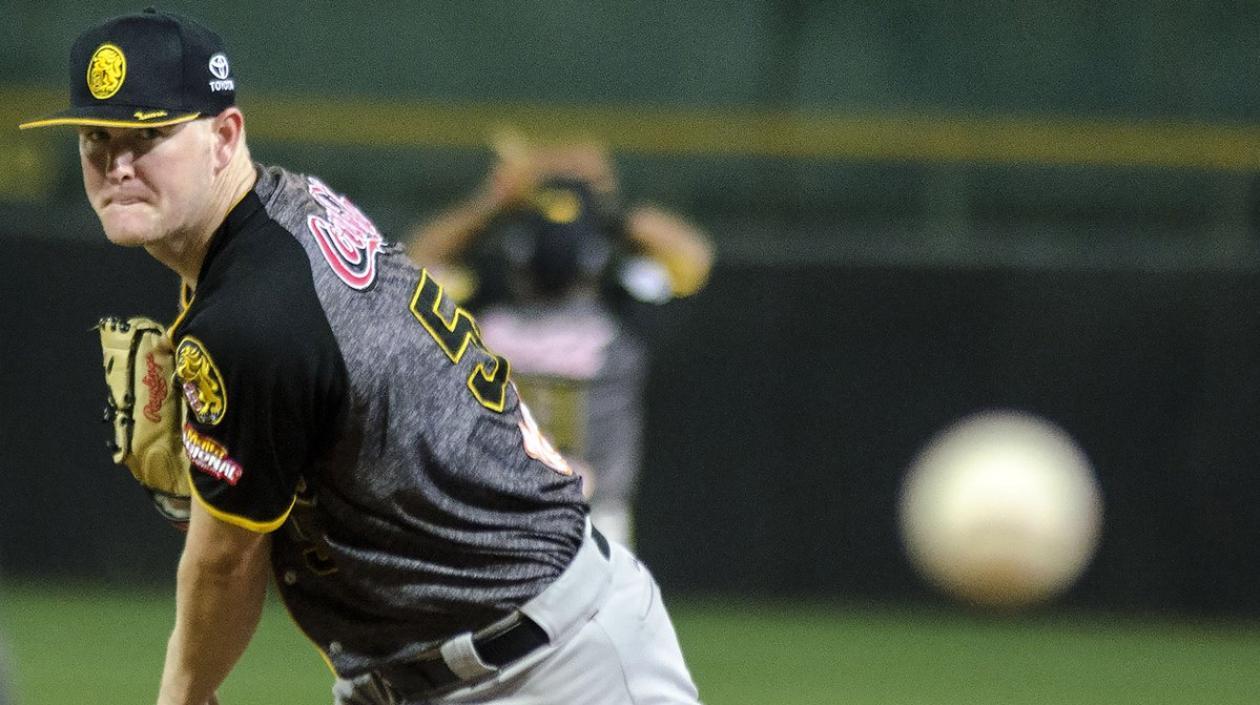 Logan Darnel, uno de los norteamericanos que se marchan de los Leones de Caracas.