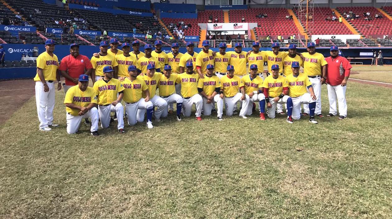 El equipo de Caimanes que participa en la Serie Latinoamericana.