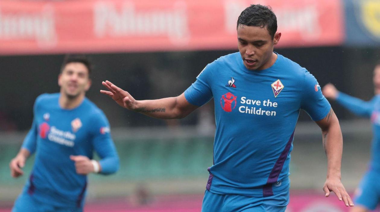 Luis Fernando Muriel celebra su nuevo gol con la Fiorentina. 