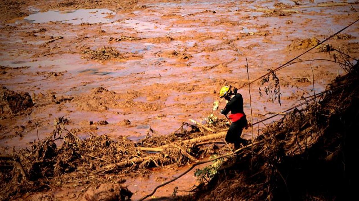 Los equipos de rescate siguen con sus labores.