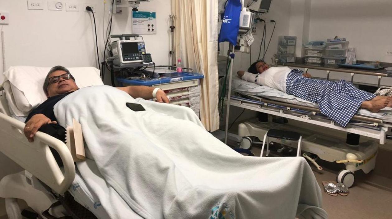 El gerente de la ESE Cari, Ulahy Beltrán y la exgerente Rocío Gamarra.