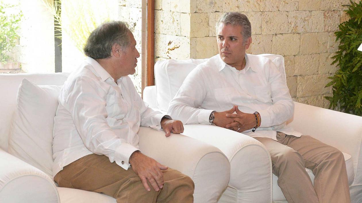El Secretario General de la OEA, Luis Almagro, y el Presidente de Colombia, Iván Duque.