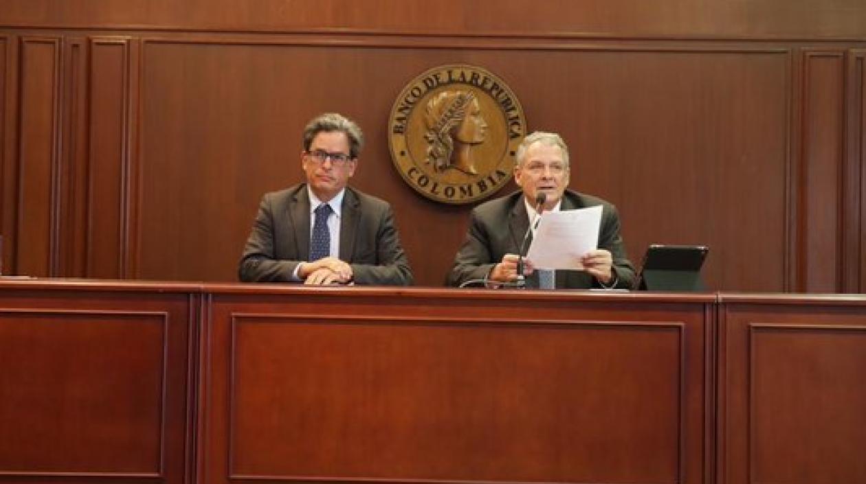 El Ministro de Hacienda  y el Gerente del Banco de la República participan en la rueda de prensa tras la primera reunión del año de la Junta Directiva del Emisor.