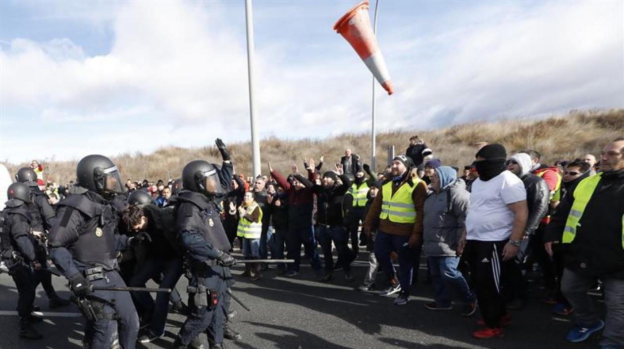 Recientemente en España los taxistas protestaron.
