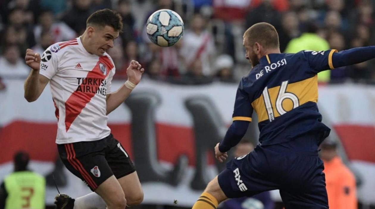 Rafael Santos Borré y Paolo De Rossi. 