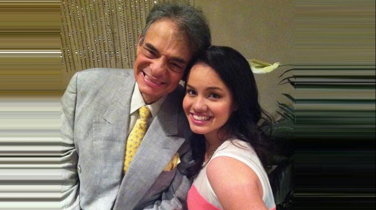 El cantante José José y su hija menor Sara Sosa.