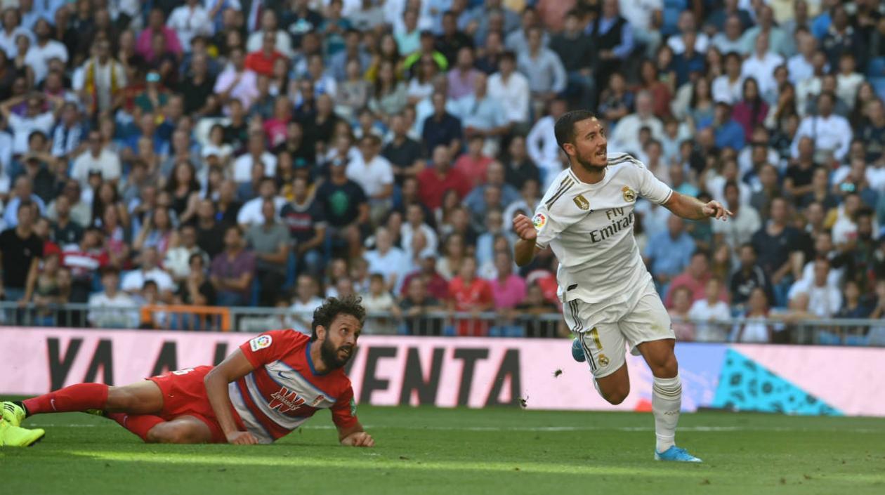 Eden Hazard celebra tras anotar su gol. 