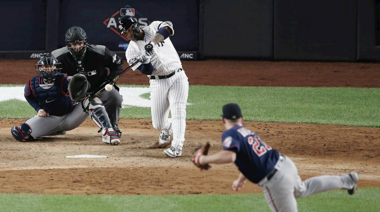 Gleiber Torres conecta un cañonazo con los Yankees.