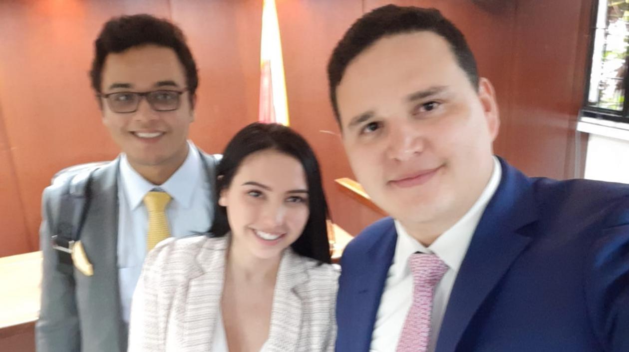 Aida Victoria Merlano Manzaneda y su abogado