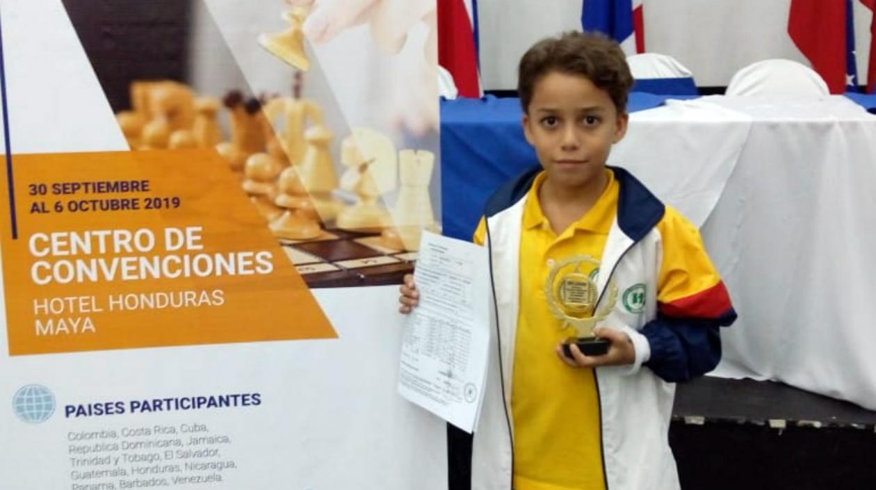Orlando David Borré Meza, ganador del Festival Centroamericano de Ajedrez de la Juventud y del Caribe en la ciudad de Tegucigalpa.