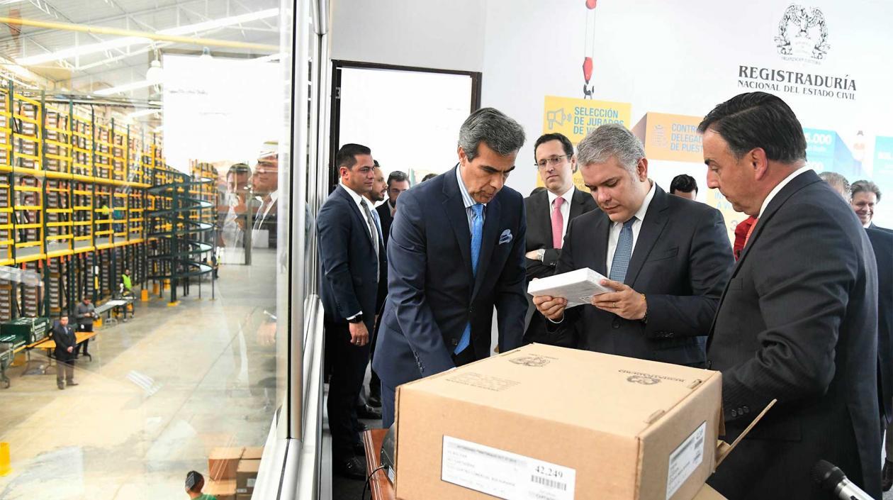 El Presidente Duque en Centro de Operaciones Diamante (CODI) de la Registraduría Nacional.