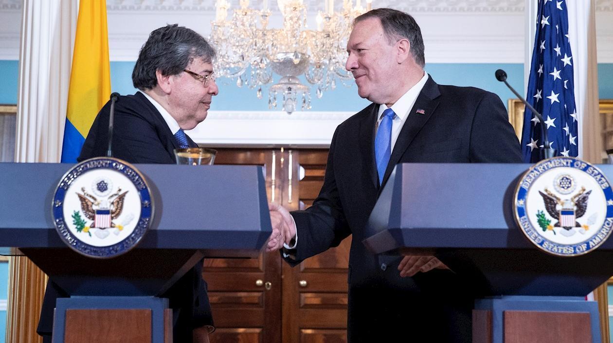 Carlos Holmes Trujillo y Mike Pompeo.