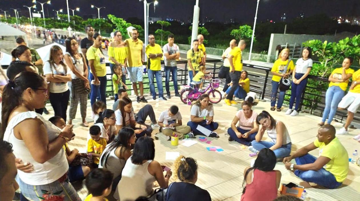 Las madres en pleno acto.