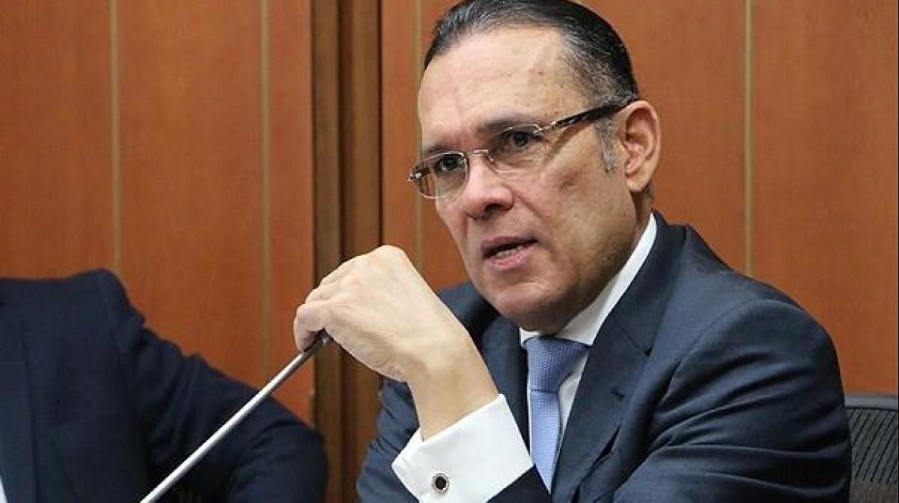 Efraín Cepeda, senador.