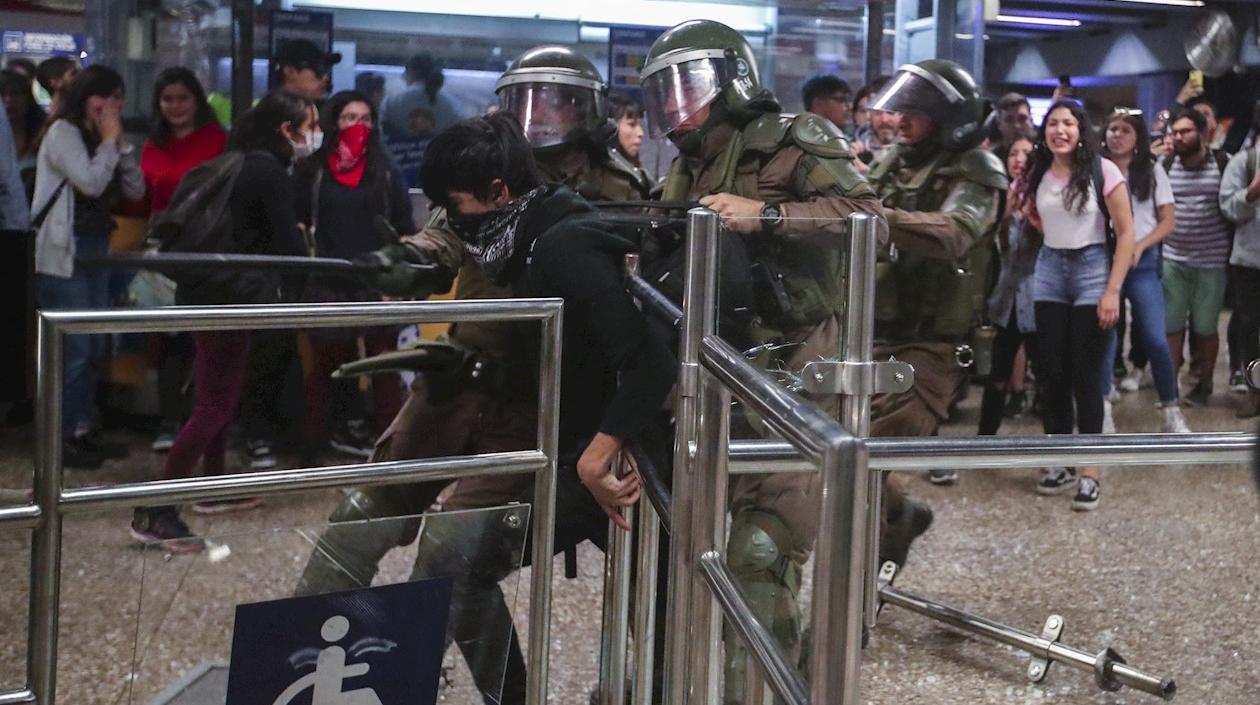 Imagen de la protesta en el metro.