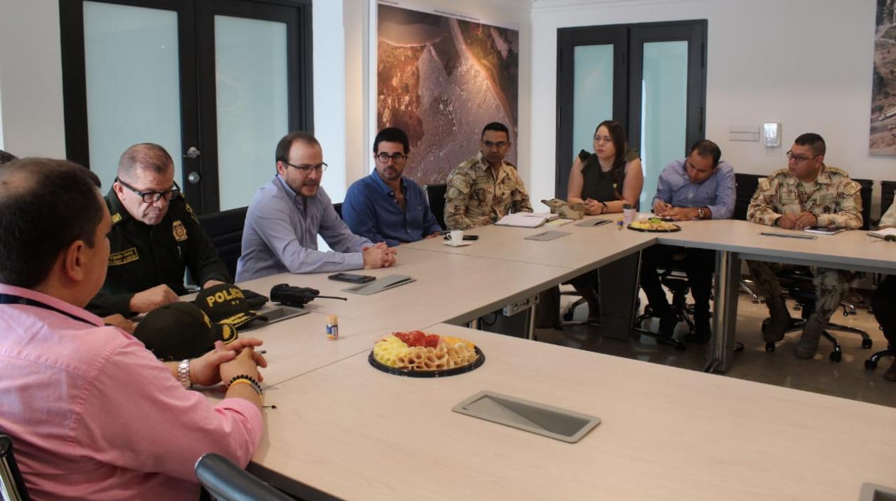 Las autoridades que se reunieron.