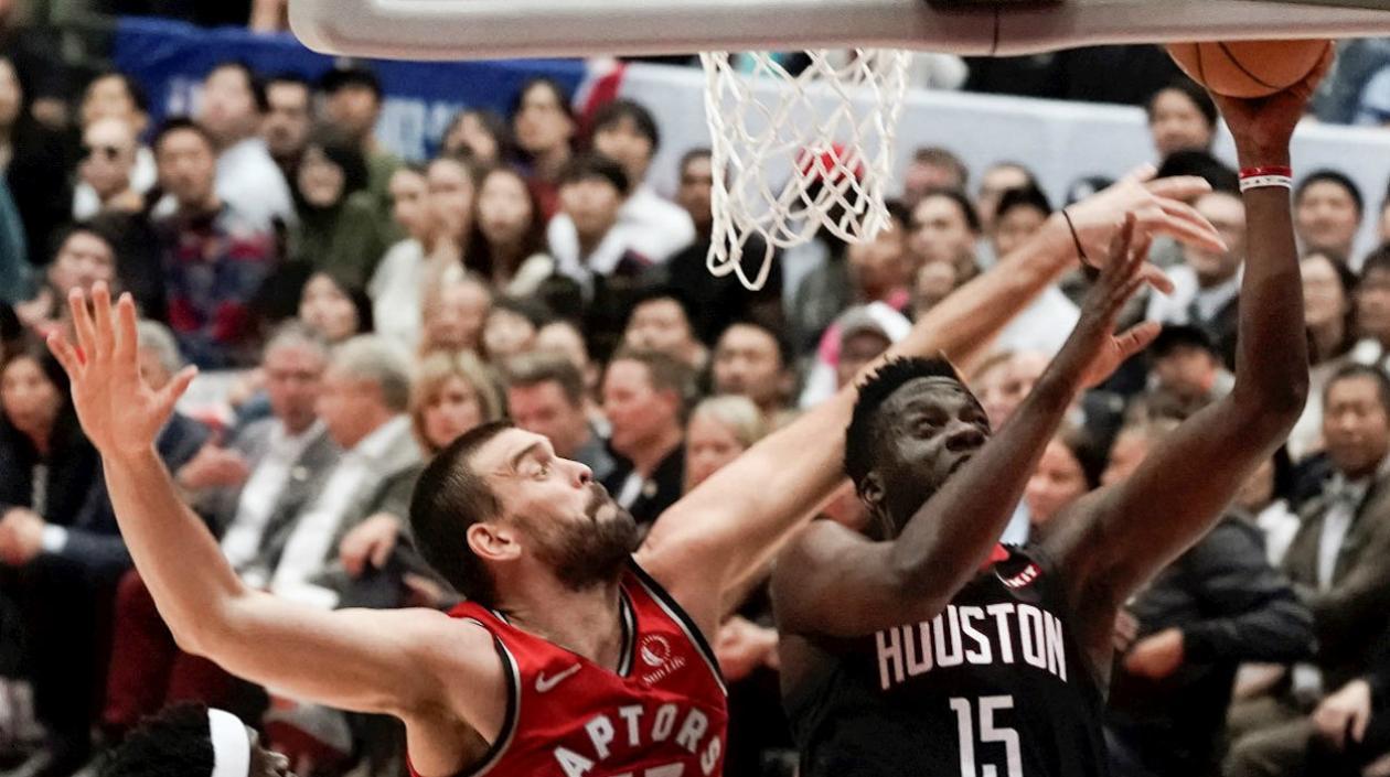Clint Cappella enfrenta a Marc Gasol. 