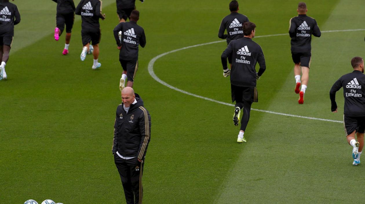 Zinedine Zidane, en el entrenamiento del Real Madrid. 