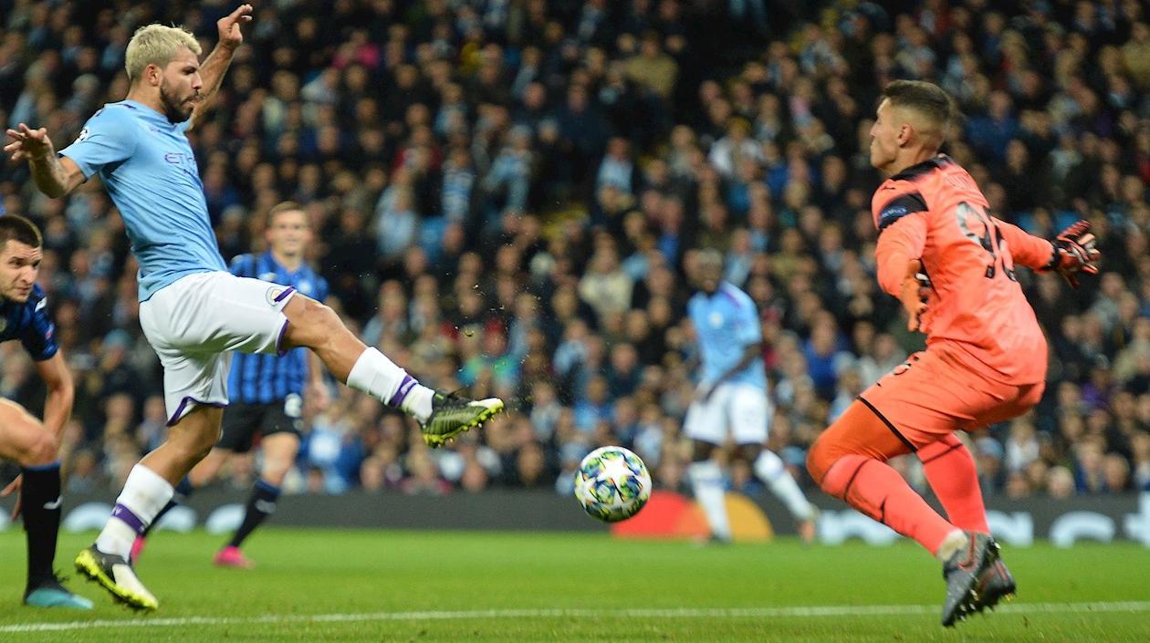 Momento de uno de los goles de Sergio 'Kun' Agüero.