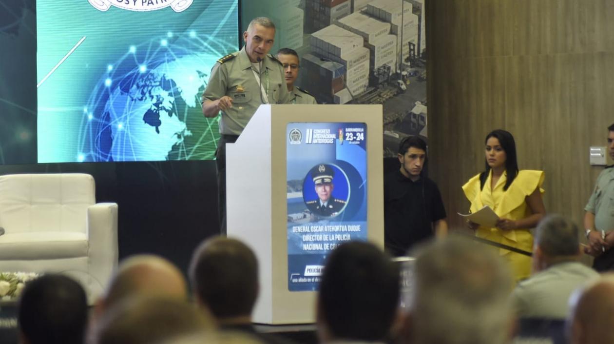 El general Óscar Atehortúa, Director Nacional de la Policía.